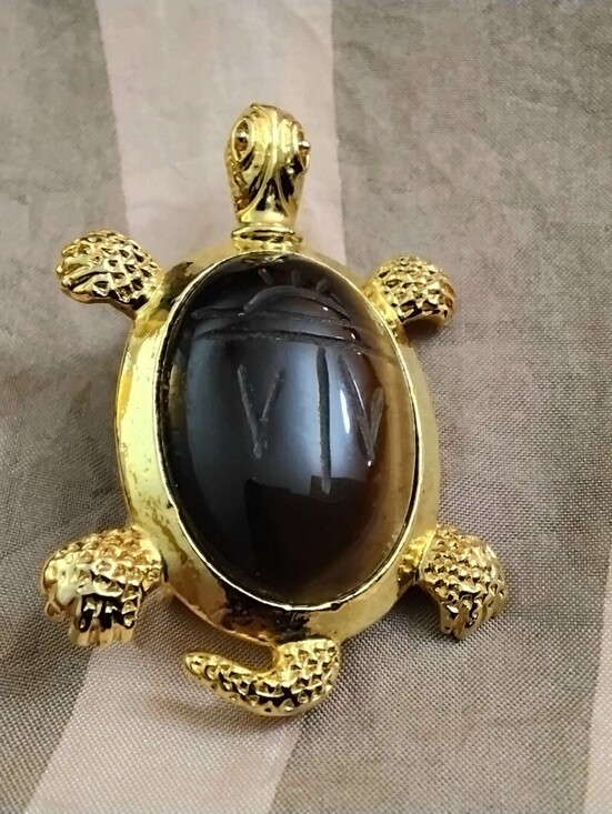 Jewelry - Vintage Scarab Turtle Brooch/ Pendant Gold Tone